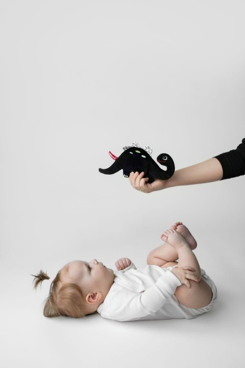 Dinozaur szeleszcząca szmatka kontrastowa dla niemowląt Mom's Care