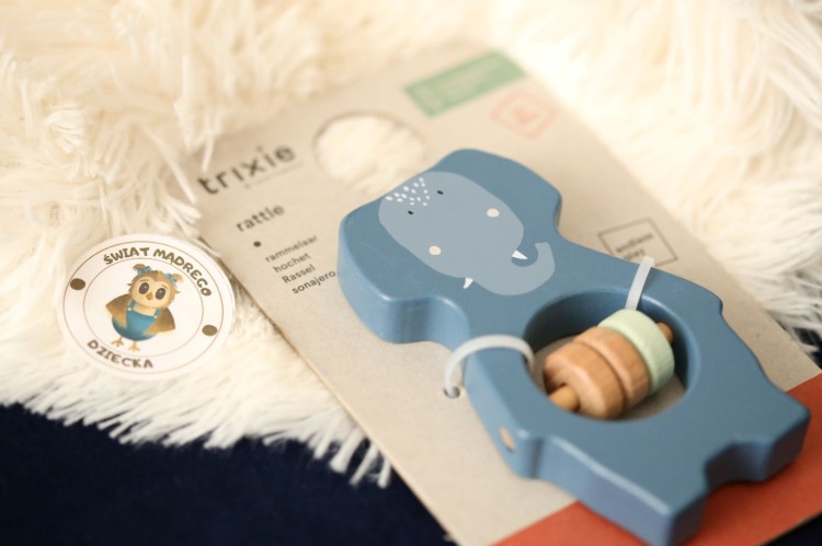 Drewniana Grzechotka Słoń dla niemowląt Trixie