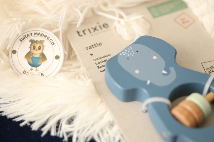 Drewniana Grzechotka Słoń dla niemowląt Trixie